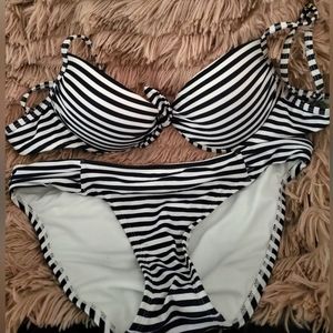 NWOT Xhilaration Stripped Push up bra swim suit